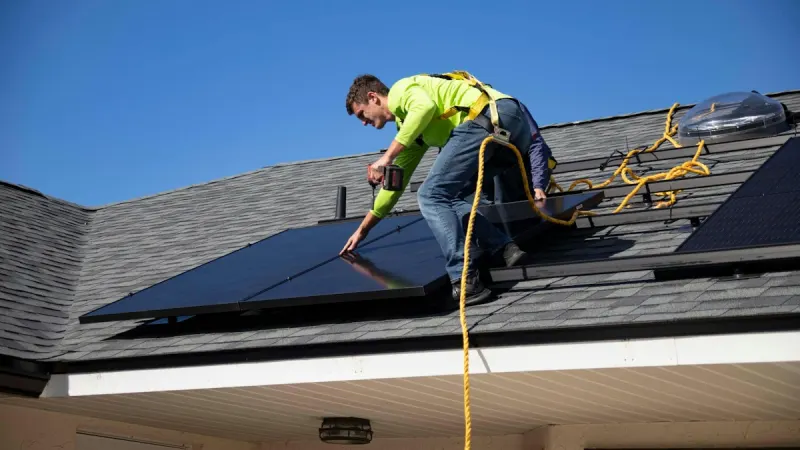 Ahmedabad Solar Tech – solar panel installation, representative image